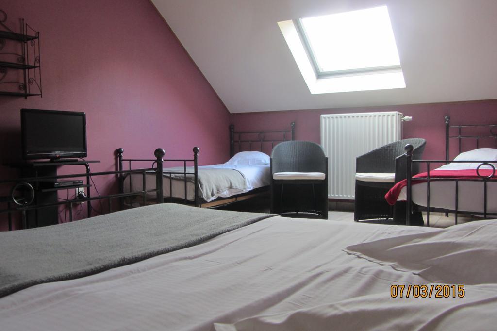 Auberge De La Lesse Celles (Namur) Quarto foto
