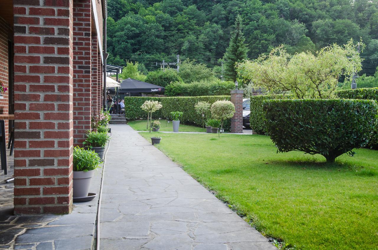 Auberge De La Lesse Celles (Namur) Exterior foto